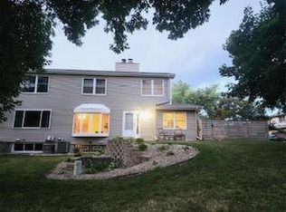 6734 Gretchen Pl N, Oakdale, MN 55128