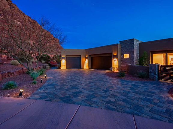 3rd image of 3052 Snow Canyon Pkwy Unit 219