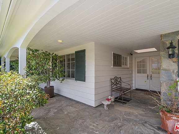 5th image of 2185 Linda Flora Dr