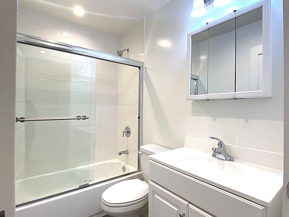 5th image of 1449 Washington St #3