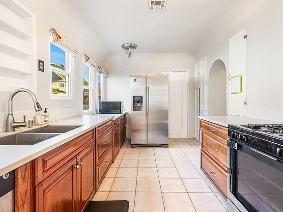 5th image of 506 Palomar Ave