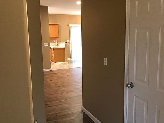 2nd image of 13807 NE 63rd St