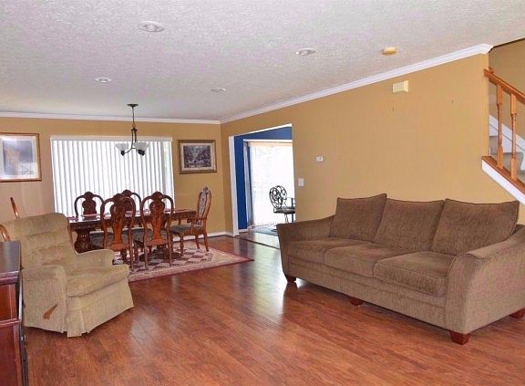 3rd image of 3586 Applewood Dr