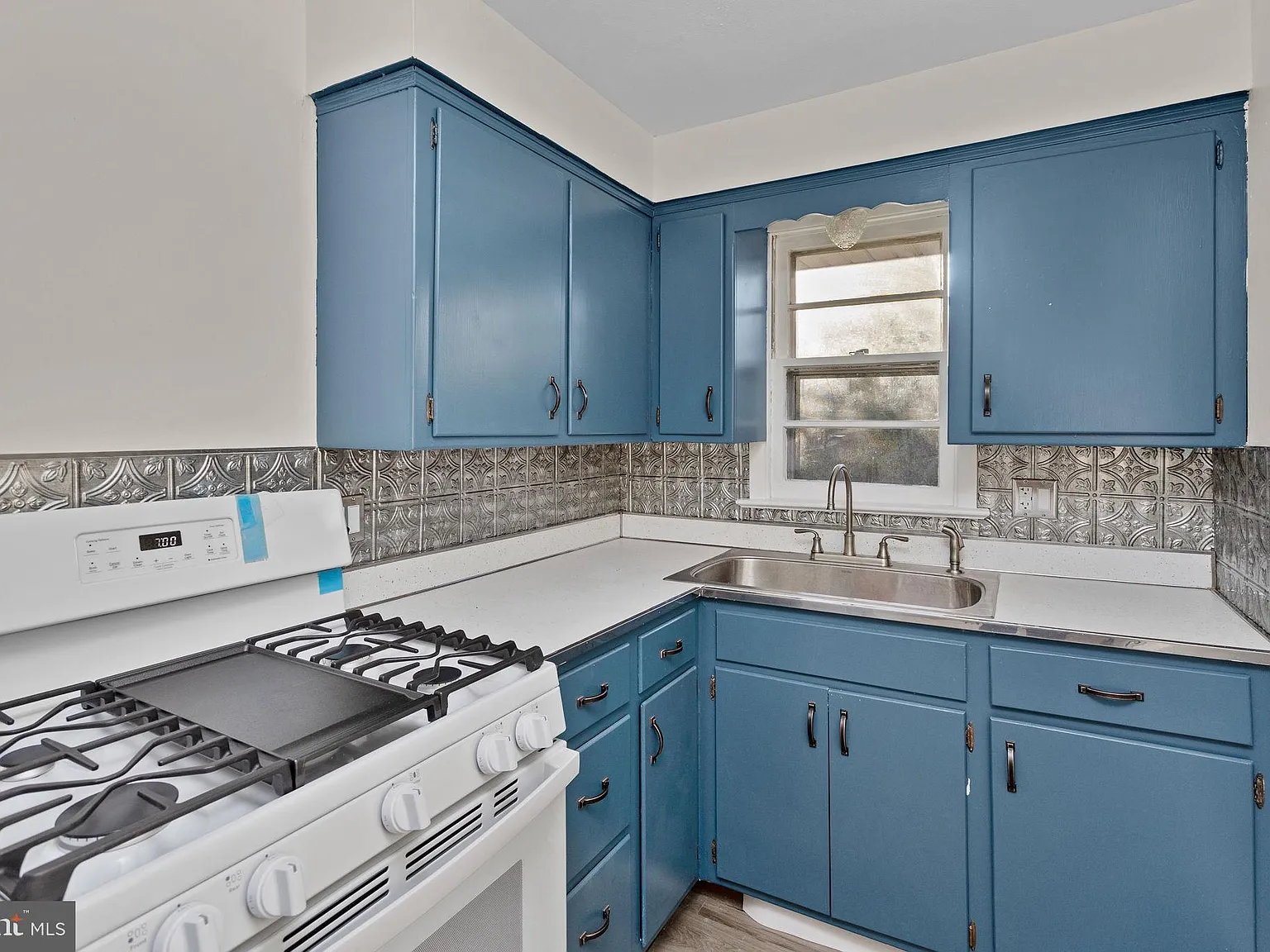 1 bed, 1.0 bath, 750 sqft, $1,750 — Photo 3