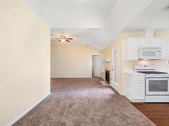 4th image of 300 Quail Cir