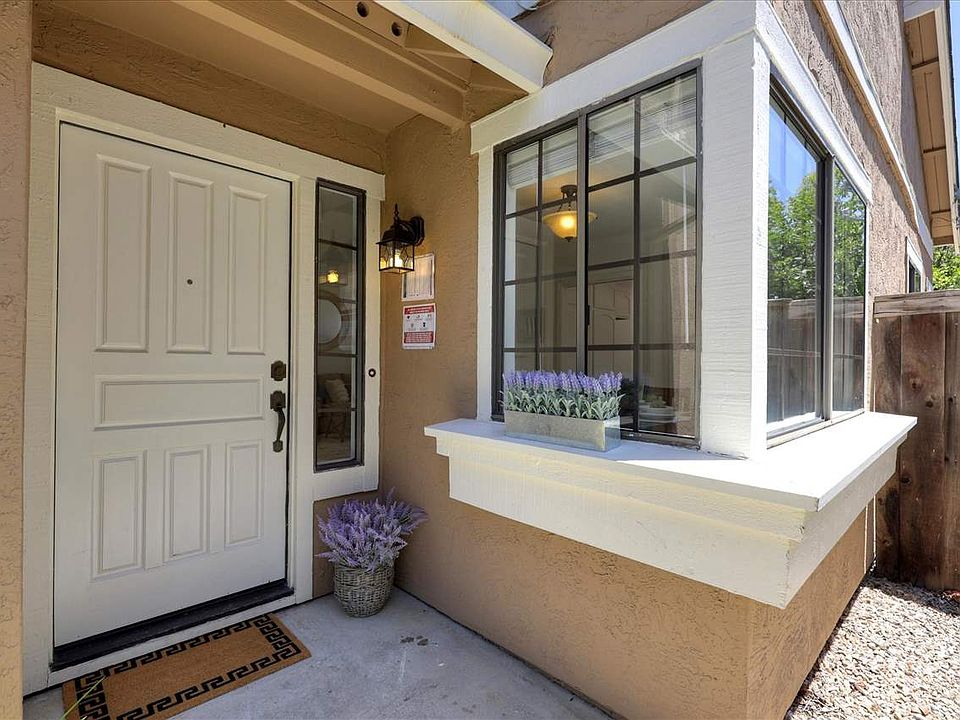 1st image of 290 Bridgeside Cir