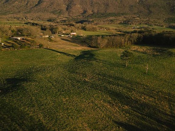 2nd image of 909 County Rd