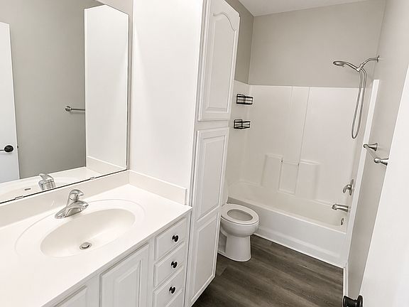 2nd image of 1469 S Trail Cir Suite 110