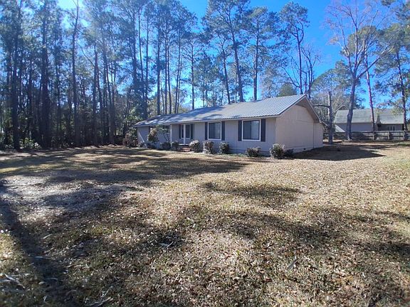 2nd image of 141 Wenona Way