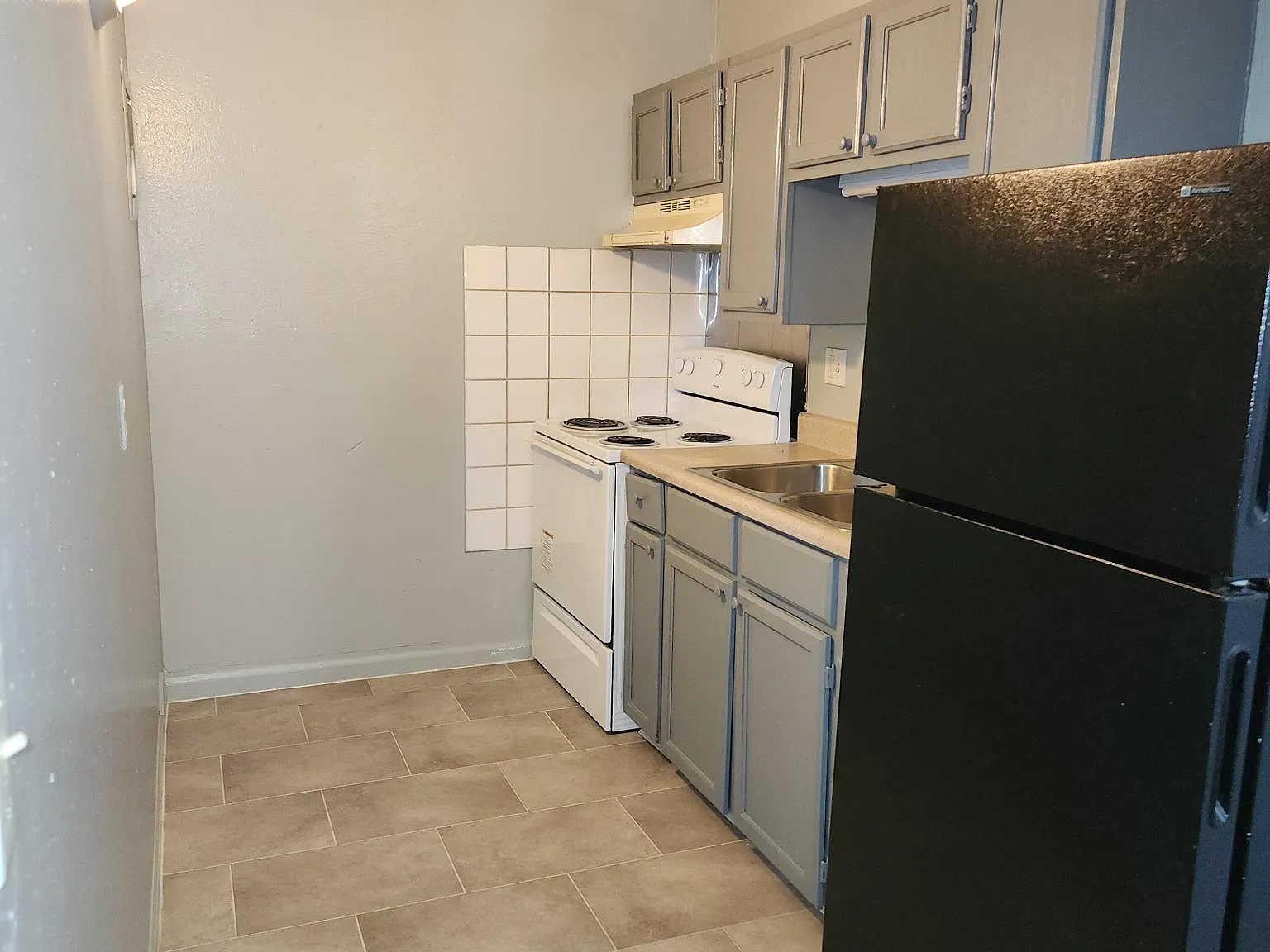 1 bed, 650 sqft, $1,200 — Photo 2