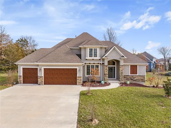 705 155th Ter, Basehor, KS 66007