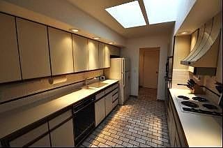 4th image of 2219 E Rockwood Blvd