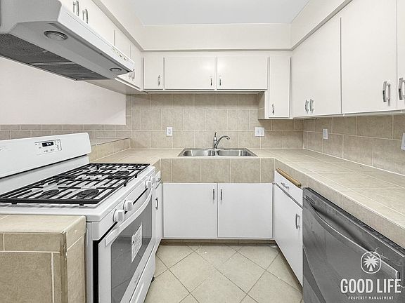 2nd image of 17022 Kenyon Dr #D