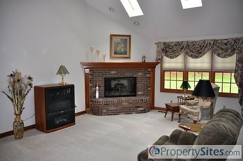 3rd image of 6011 Creekbend Ct
