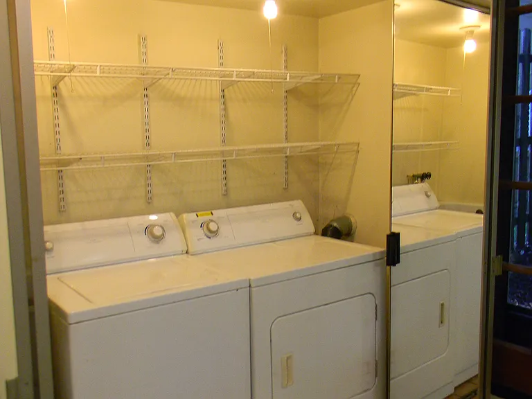 311 N High St — Photo 8