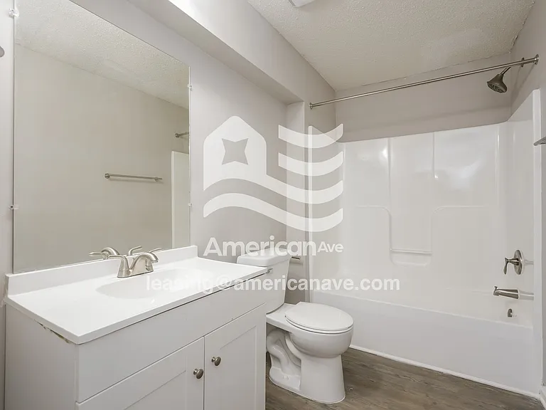 1632631_013_wm_-_bathroom_13611056.jpg