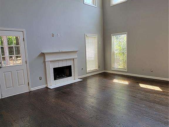 3rd image of 2132 Berryhill Cir SE