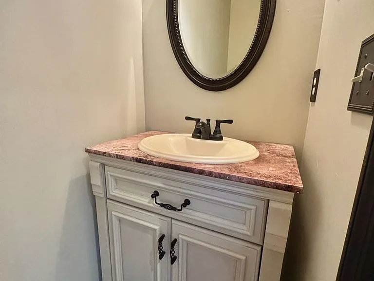 4008 Linden Ct — Photo 11