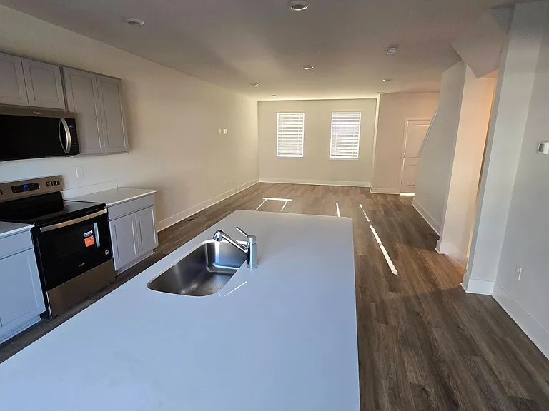 52 Aloma St — Photo 23