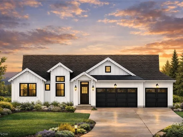 960 Heartridge Dr, Sagamore Hills, OH 44067