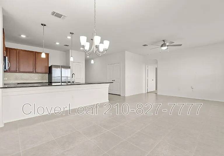 8111 Knoxville Trl — Photo 10