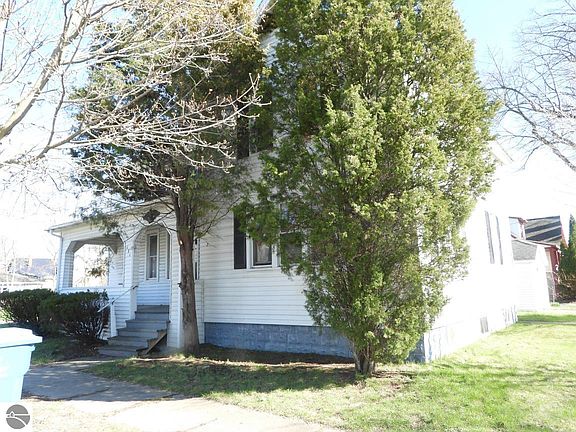 2nd image of 171 8th St