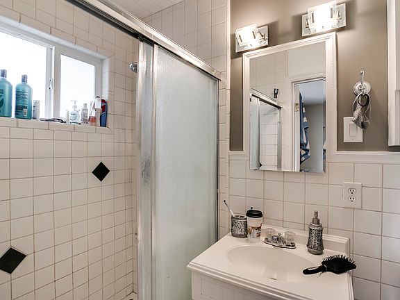 Front House - Master Bath