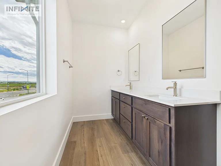 4814 Briarwood Ln — Photo 8