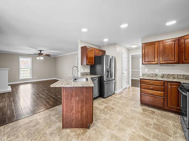 405 Tranquill Ln — Photo 12