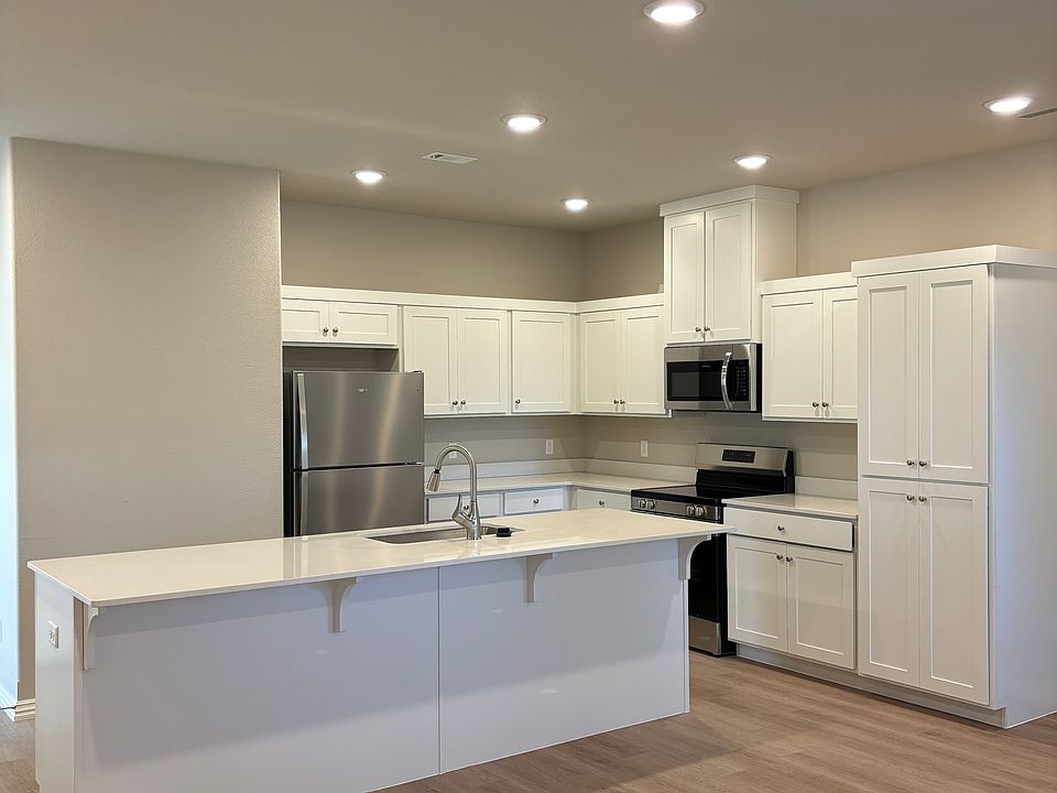 1st image of 2611 Lofoten St #1