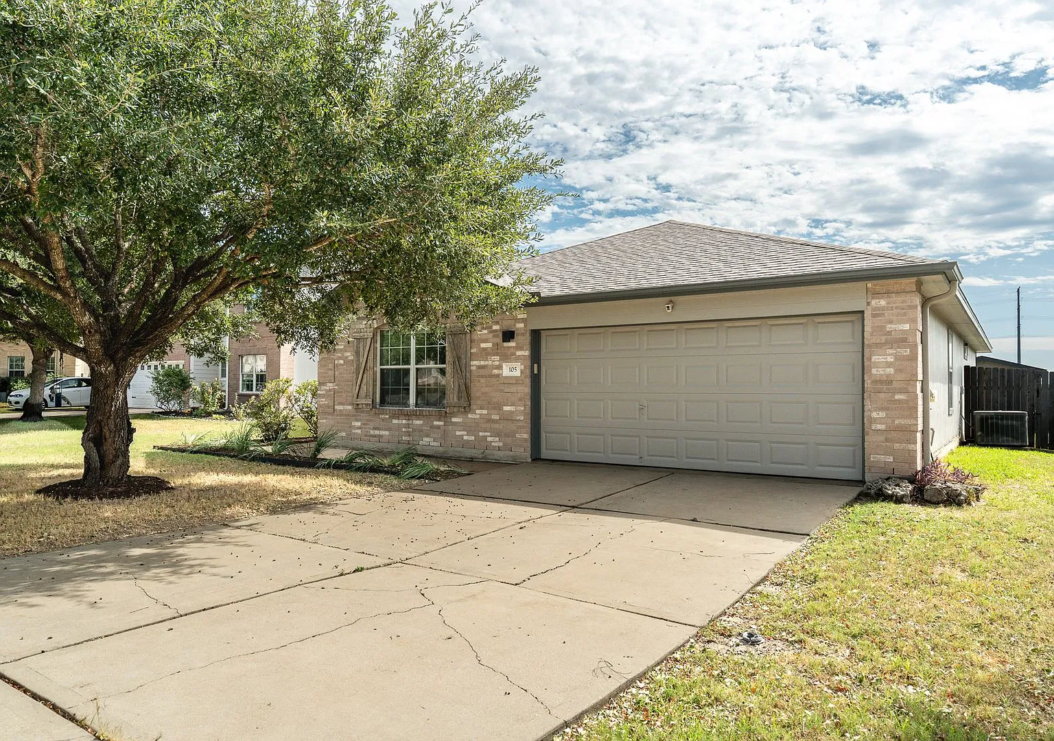 105 Sylvan St, Hutto, TX 78634 — Photo 1