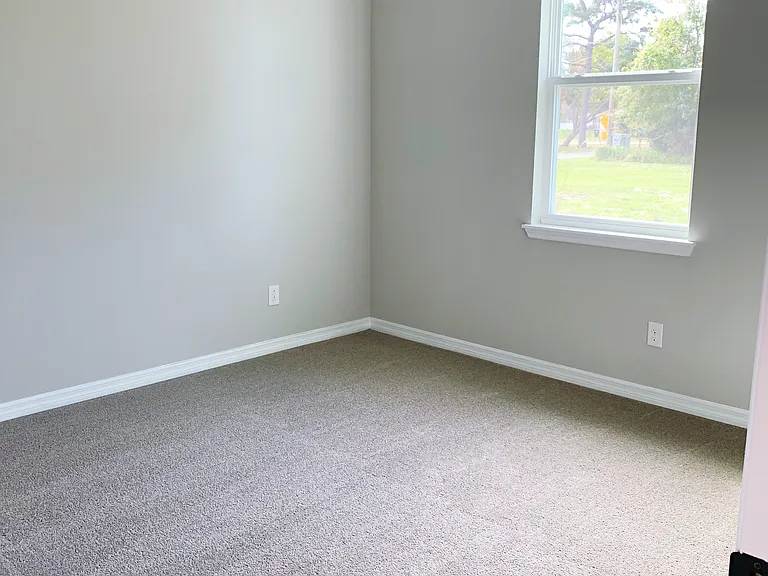 1034 Herman Ave — Photo 14