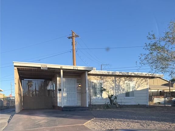 3rd image of 107 W Victory Rd