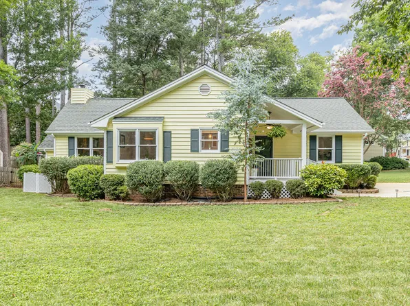 6025 Tarnhour Ct, Raleigh, NC 27612