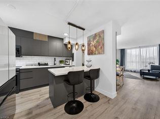 350 Quigley Rd #324, Hamilton, ON L8K5N2