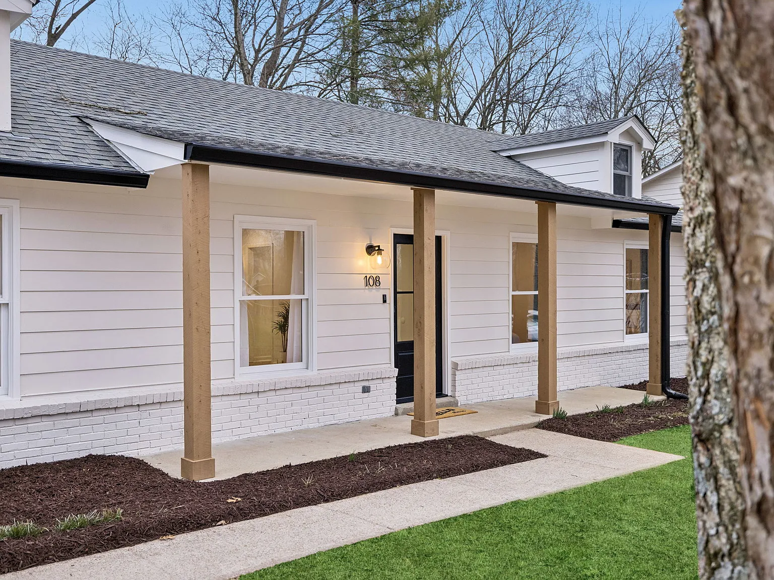 108 Ridgemont Pl — Photo 3
