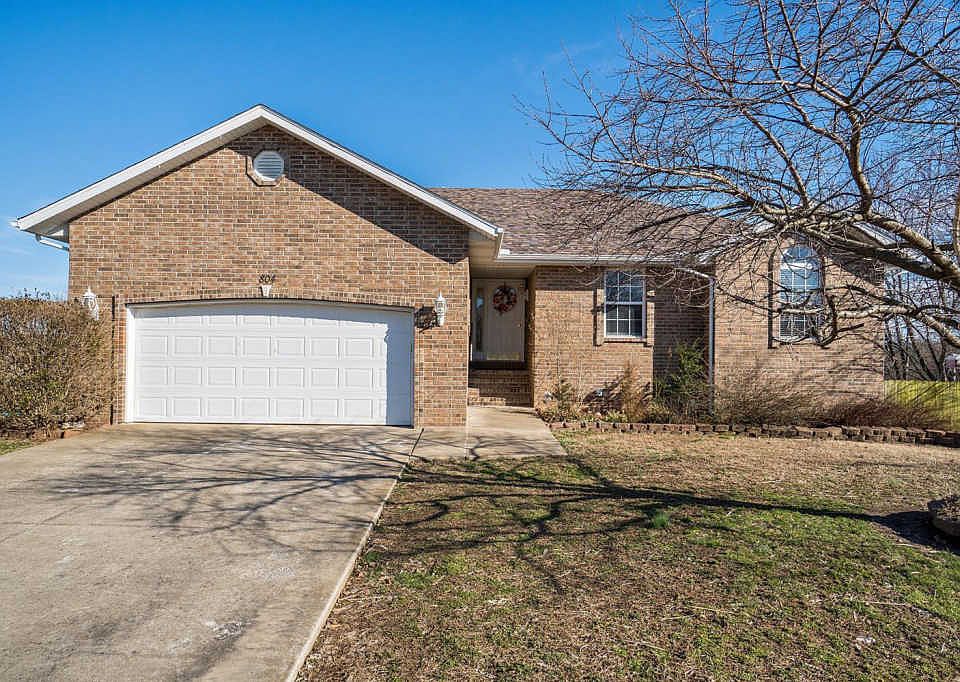 1st image of 804 S Berry Ln