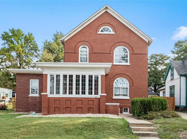 32 N Douglas Ave, Belleville, IL 62220