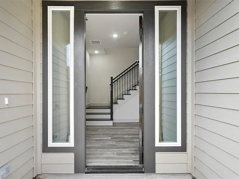 7242 Saint Augustine St #B — Photo 3
