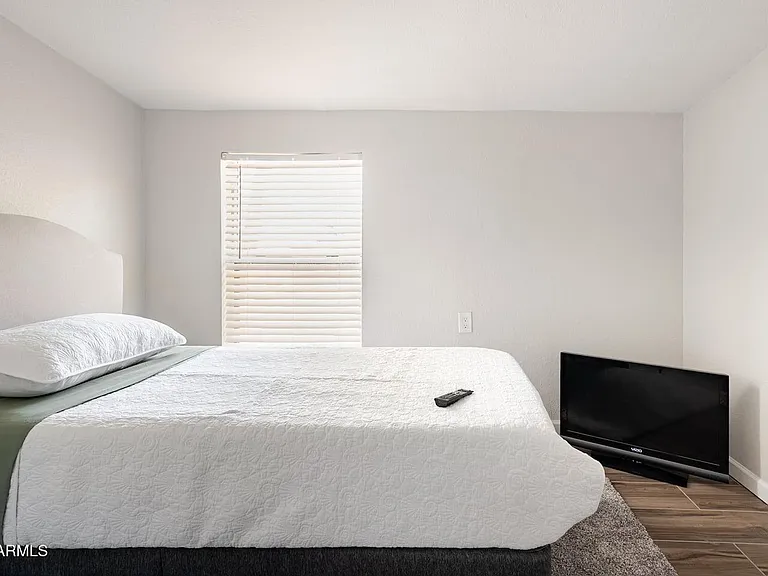 1514 E Fillmore St — Photo 17
