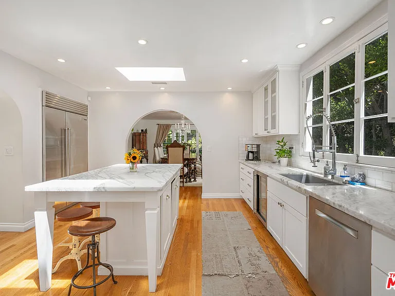 4734 Los Feliz Blvd — Photo 13