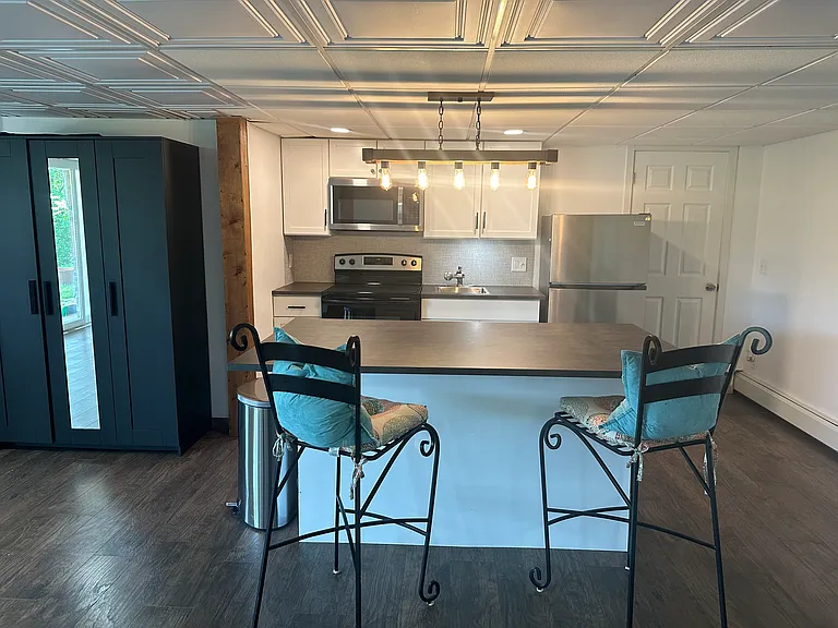 4 Van Ave #B — Photo 7