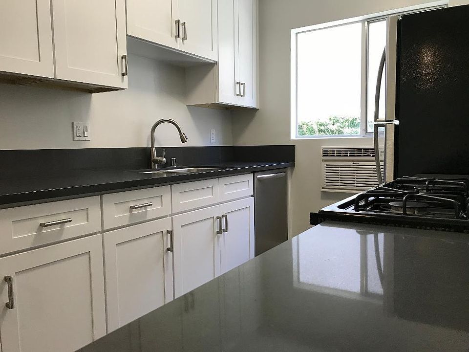 1st image of 7261 Franklin Ave #4