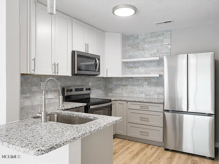 1246 Shipyard Blvd — Photo 8