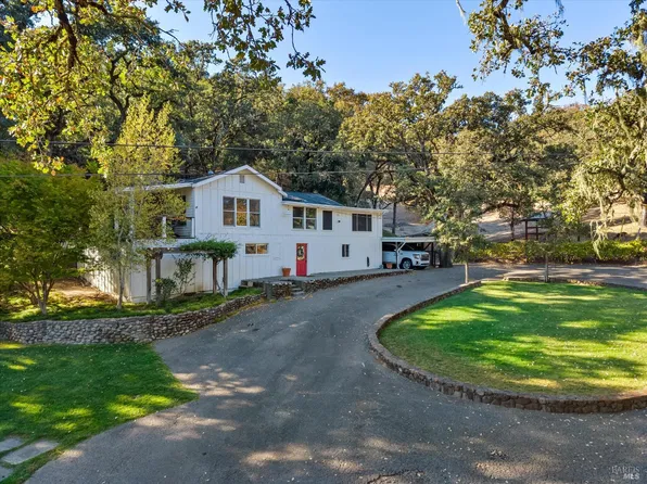 2611 Leslie Road, Santa Rosa, CA 95404