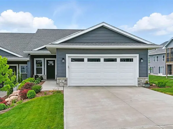 927 Summit Ct, Tiffin, IA 52340
