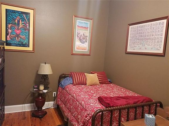 3rd image of 517 Bermuda St