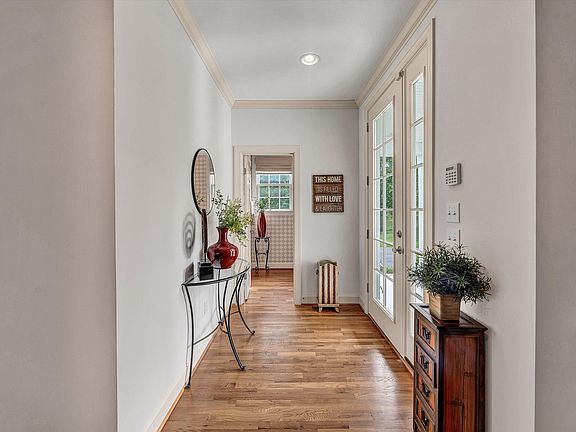 5th image of 214 Summerwind Dr