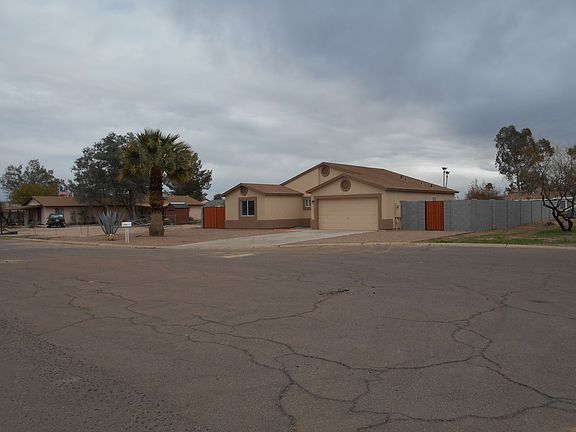 2nd image of 1899 S Clubhouse Dr