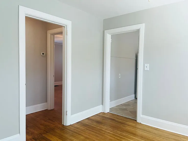 117 Boulevard — Photo 11